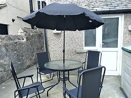 Free Parking/wifi, 3 Beds Sleep 6 Near Uni & Town!