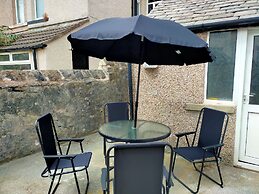 Free Parking/wifi, 3 Beds Sleep 6 Near Uni & Town!