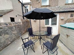 Free Parking/wifi, 3 Beds Sleep 6 Near Uni & Town!