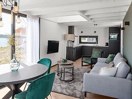 Luxurious Lodge With Terrace and Balcony