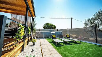 House Red Earth - Kastel Stafilic