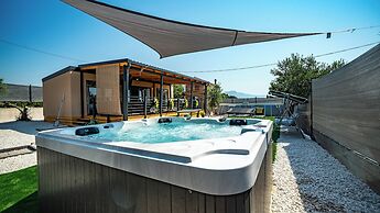 House Red Earth - Kastel Stafilic