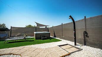 House Red Earth - Kastel Stafilic