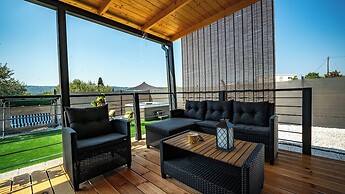 House Red Earth - Kastel Stafilic