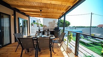 House Red Earth - Kastel Stafilic