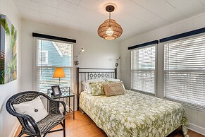 Pet-friendly Galveston Home - Walk to Beaches!