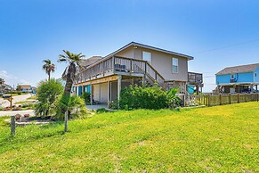 Pet-friendly Galveston Home - Walk to Beaches!