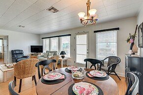 Pet-friendly Galveston Home - Walk to Beaches!