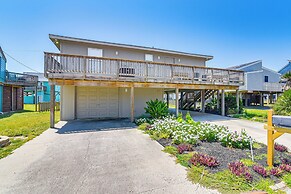 Pet-friendly Galveston Home - Walk to Beaches!