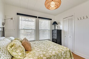 Pet-friendly Galveston Home - Walk to Beaches!