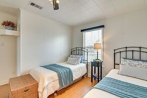 Pet-friendly Galveston Home - Walk to Beaches!