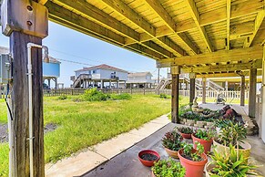 Pet-friendly Galveston Home - Walk to Beaches!