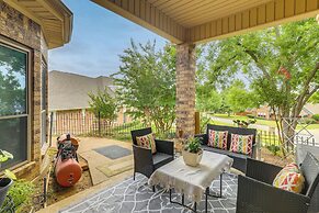 11 Mi to Dtwn: Luxe Home w/ Pool in Fort Worth