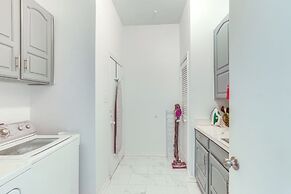 11 Mi to Dtwn: Luxe Home w/ Pool in Fort Worth