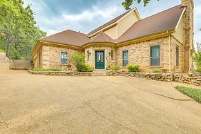 11 Mi to Dtwn: Luxe Home w/ Pool in Fort Worth