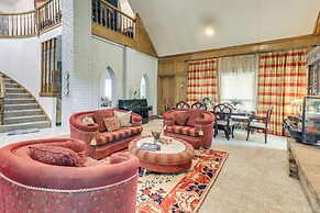 11 Mi to Dtwn: Luxe Home w/ Pool in Fort Worth