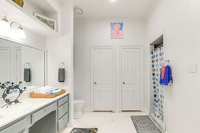 11 Mi to Dtwn: Luxe Home w/ Pool in Fort Worth
