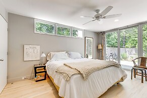 Hamptons Home w/ Private Pool, 1 Mi to Beach!