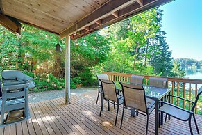 Port Orchard Lakefront Cabin w/ Fire Pit & Grill!