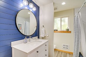 Port Orchard Lakefront Cabin w/ Fire Pit & Grill!