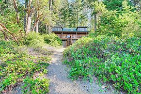 Port Orchard Lakefront Cabin w/ Fire Pit & Grill!