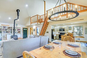 Port Orchard Lakefront Cabin w/ Fire Pit & Grill!