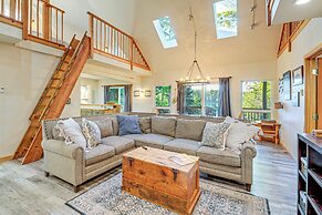 Port Orchard Lakefront Cabin w/ Fire Pit & Grill!