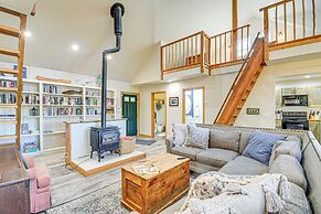 Port Orchard Lakefront Cabin w/ Fire Pit & Grill!