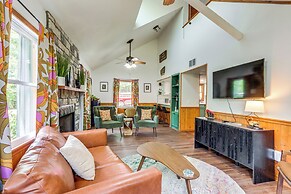 Lakefront Cabin < 3 Mi to Dtwn Eureka Springs!