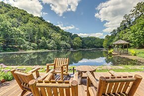 Lakefront Cabin < 3 Mi to Dtwn Eureka Springs!