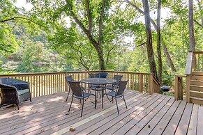 Lakefront Cabin < 3 Mi to Dtwn Eureka Springs!