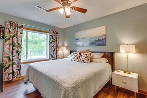 Lakefront Cabin < 3 Mi to Dtwn Eureka Springs!