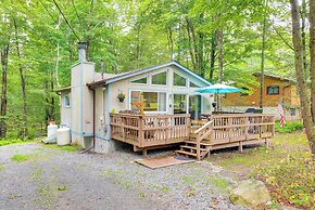 Deck & Fire Pit: Pet-friendly Pocono Lake Abode!
