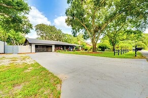 Spacious Tavares Home w/ Private Outdoor Oasis!