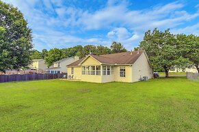 Knoxville Home w/ Sunroom ~ 9 Mi to Downtown!