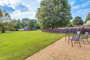 Knoxville Home w/ Sunroom ~ 9 Mi to Downtown!