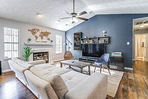 Knoxville Home w/ Sunroom ~ 9 Mi to Downtown!