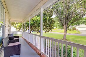 Knoxville Home w/ Sunroom ~ 9 Mi to Downtown!