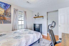 Knoxville Home w/ Sunroom ~ 9 Mi to Downtown!