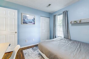 Knoxville Home w/ Sunroom ~ 9 Mi to Downtown!