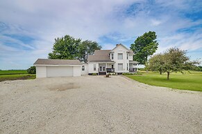Countryside Biggsville Home w/ Yard, Dogs Welcome!