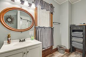 Countryside Biggsville Home w/ Yard, Dogs Welcome!