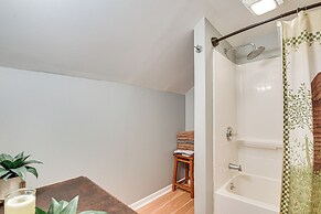 Countryside Biggsville Home w/ Yard, Dogs Welcome!