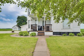 Countryside Biggsville Home w/ Yard, Dogs Welcome!