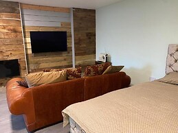 Cozy Birmingham Apartment Retreat