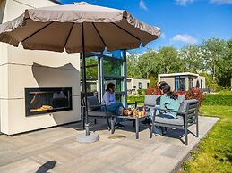 Elegant Chalet 25 km Amsterdam