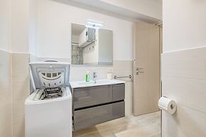 Merlo C - town center & private parking