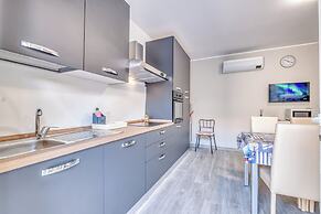 Merlo C - town center & private parking