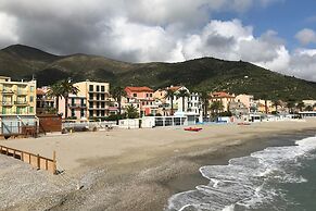 Merlo D - town center & private parking