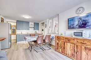 Merlo D - town center & private parking